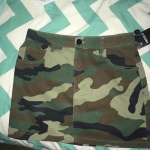 NWT FOREVER 21 CAMO SKIRT